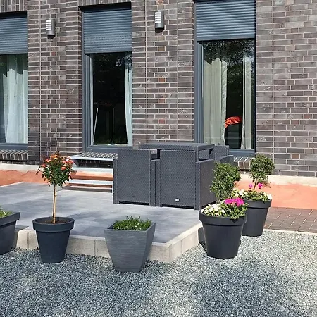 Moderne Direkt Am Kanal / Neubau Emden