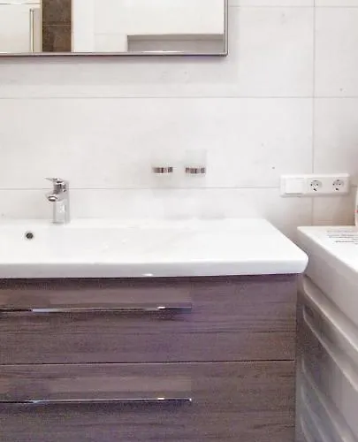 Moderne Direkt Am Kanal / Neubau 公寓