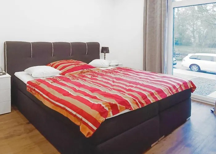 Moderne Direkt Am Kanal / Neubau