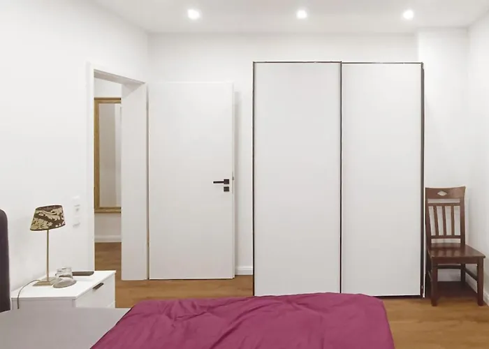 Moderne Direkt Am Kanal / Neubau 아파트 엠덴